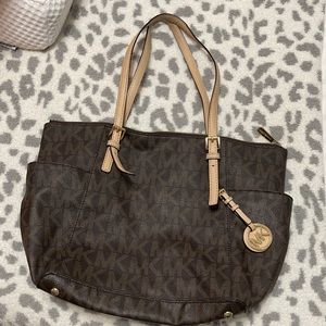Michael Kors Jet Set Tote